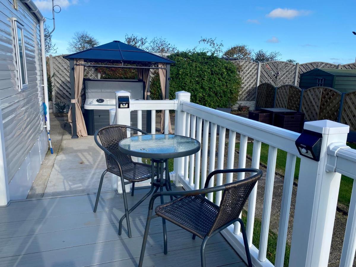 Hot Tub. Countryside. Coast. 5* Patrington Haven Leisure Park, East Yorkshire Villa Eksteriør billede