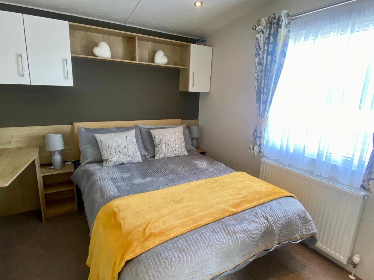 Hot Tub. Countryside. Coast. 5* Patrington Haven Leisure Park, East Yorkshire Villa Eksteriør billede